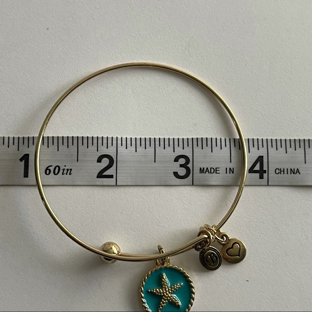 Bella Perlina Starfish SilverTone Charm Bracelet - Picture 5 of 5